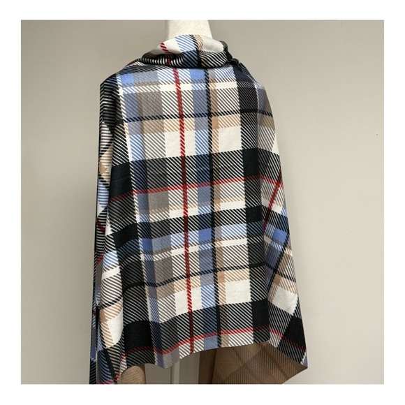 ✨ Vera Bradley Colorful Plaid Wrap - Picture 3 of 5